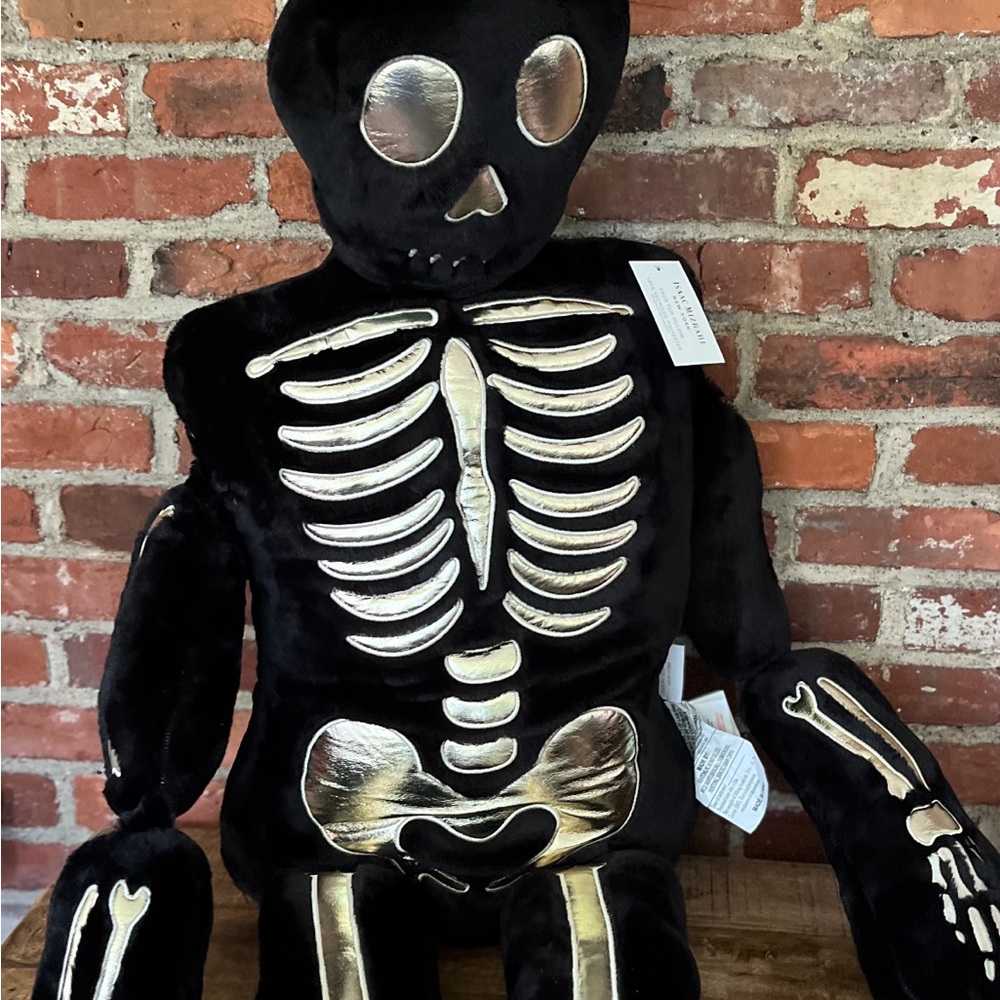 Black skeleton, with gold bones Isaac Mizrahi 5 foot new with tags tick-tock